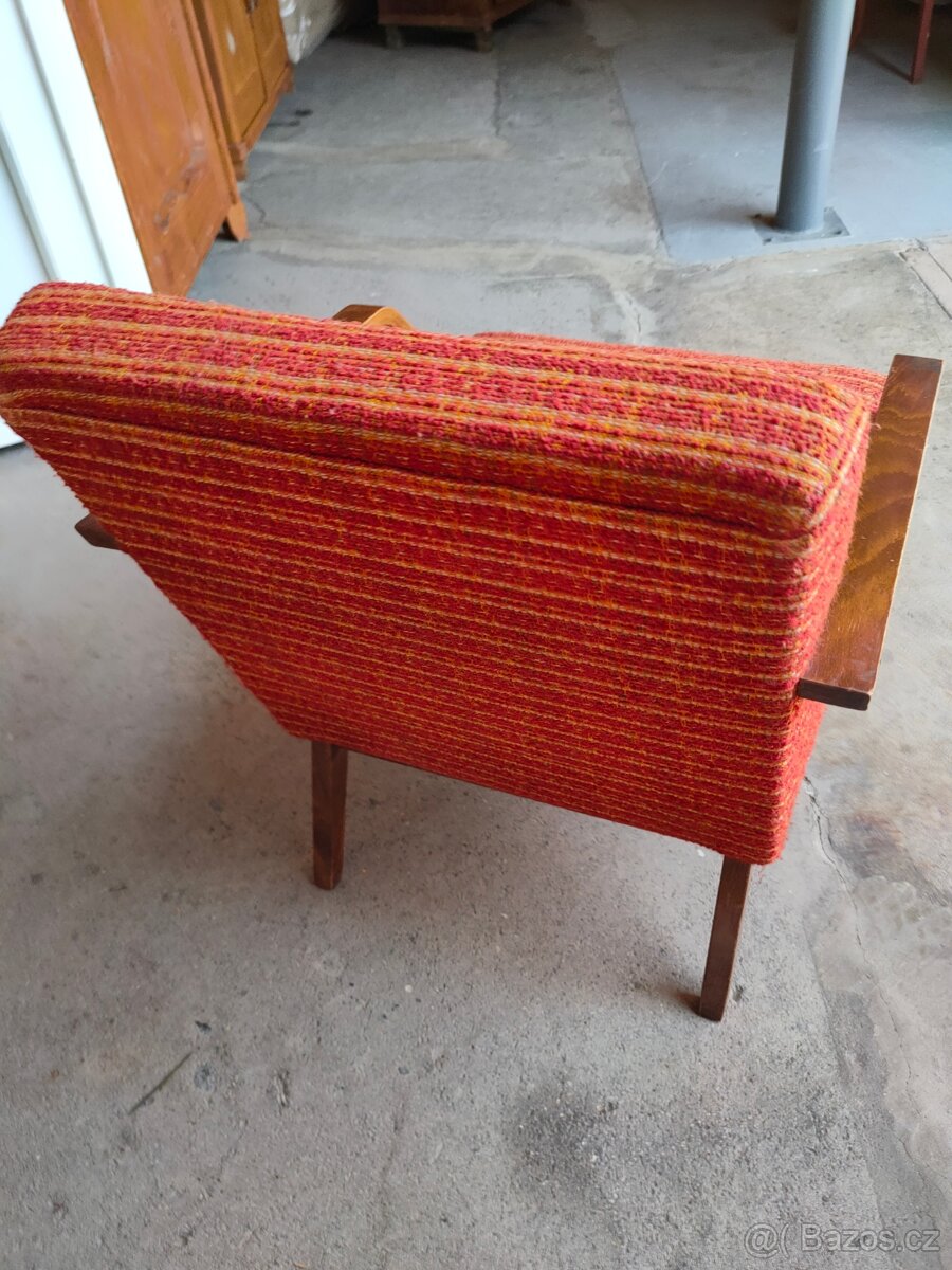 STAROŽITNÝ NÁBYTEK - 13