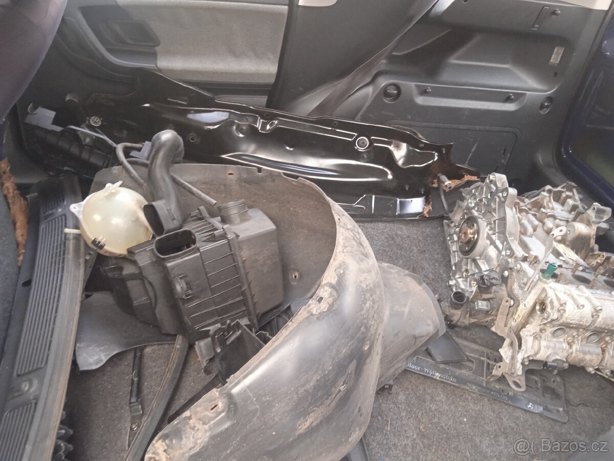 Skoda Roomster 1.2 , dvě auta - 13