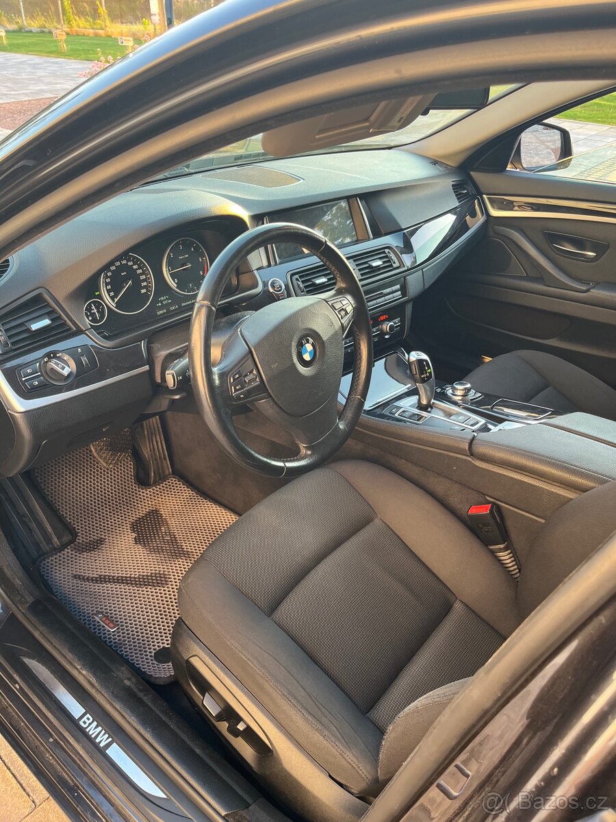BMW F11 LCI 520d 2016, tažné - 13