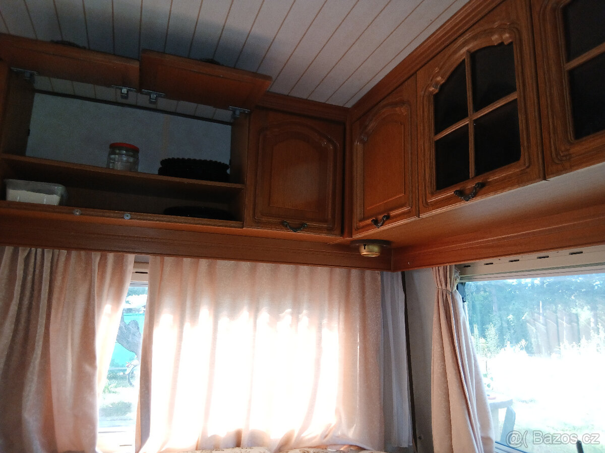 Karavan Hobby Prestige bez TP - 13