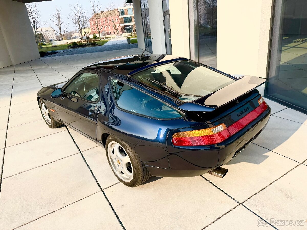 PORSCHE 928 GTS EVROPSKÝ MODEL - 13