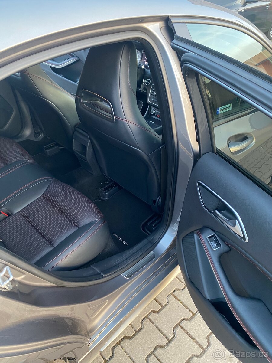 Mercedes Benz A 200 amg line - 13