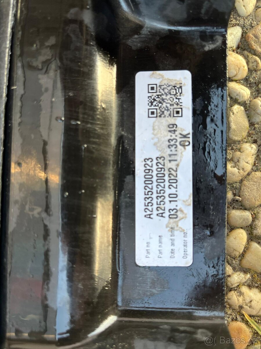 Přední nárazník Mercedes GLC AMG - 13