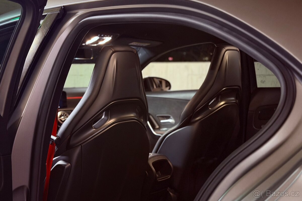 Mercedes-Benz A35 4Matic AMG Performance - 13