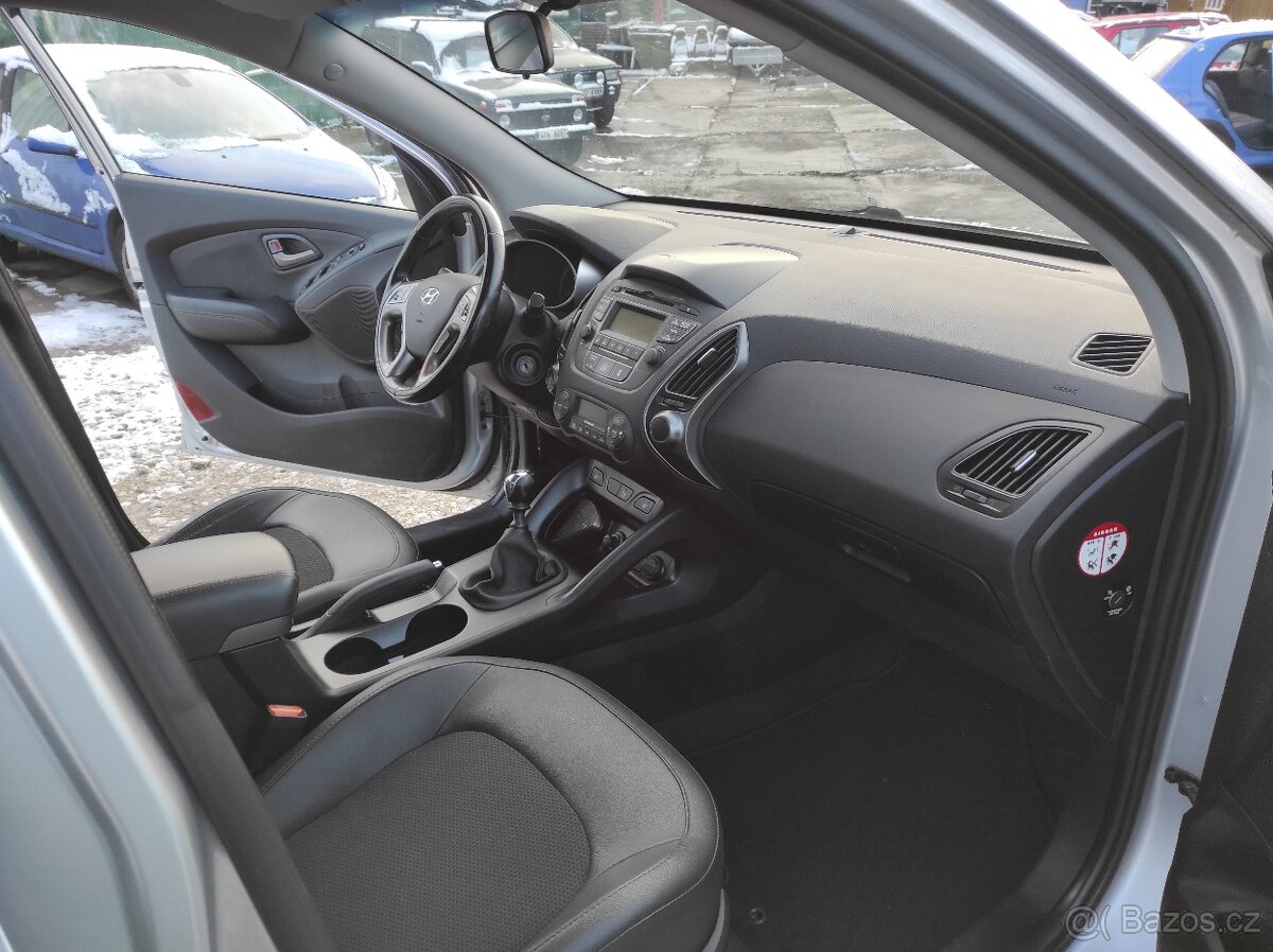 Hyundai ix35 4x4 - PĚKNÝ STAV - 13