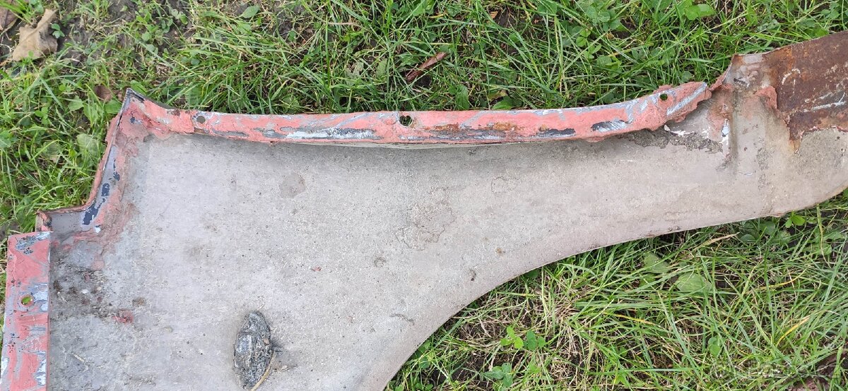 Pravý blatník škoda 105l 120l 130l - 13