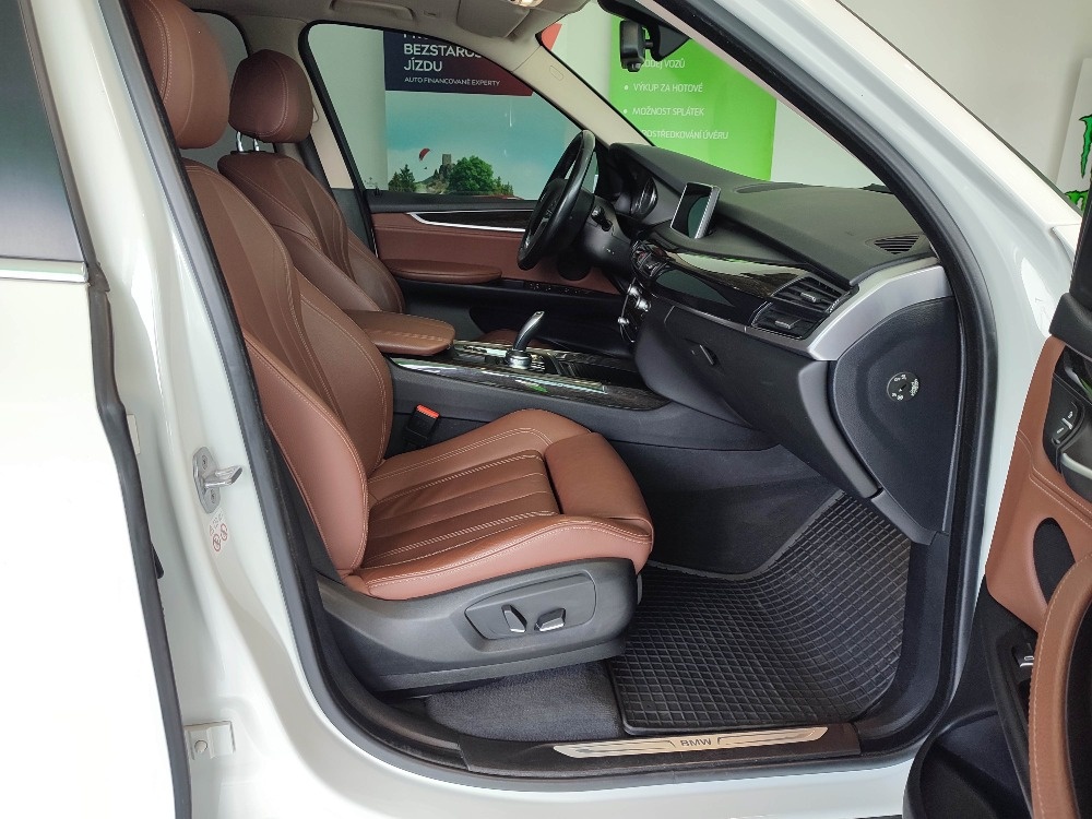 BMW X5 SLEVA (499000 s DPH), XDRIVE 40D 230KW - 13