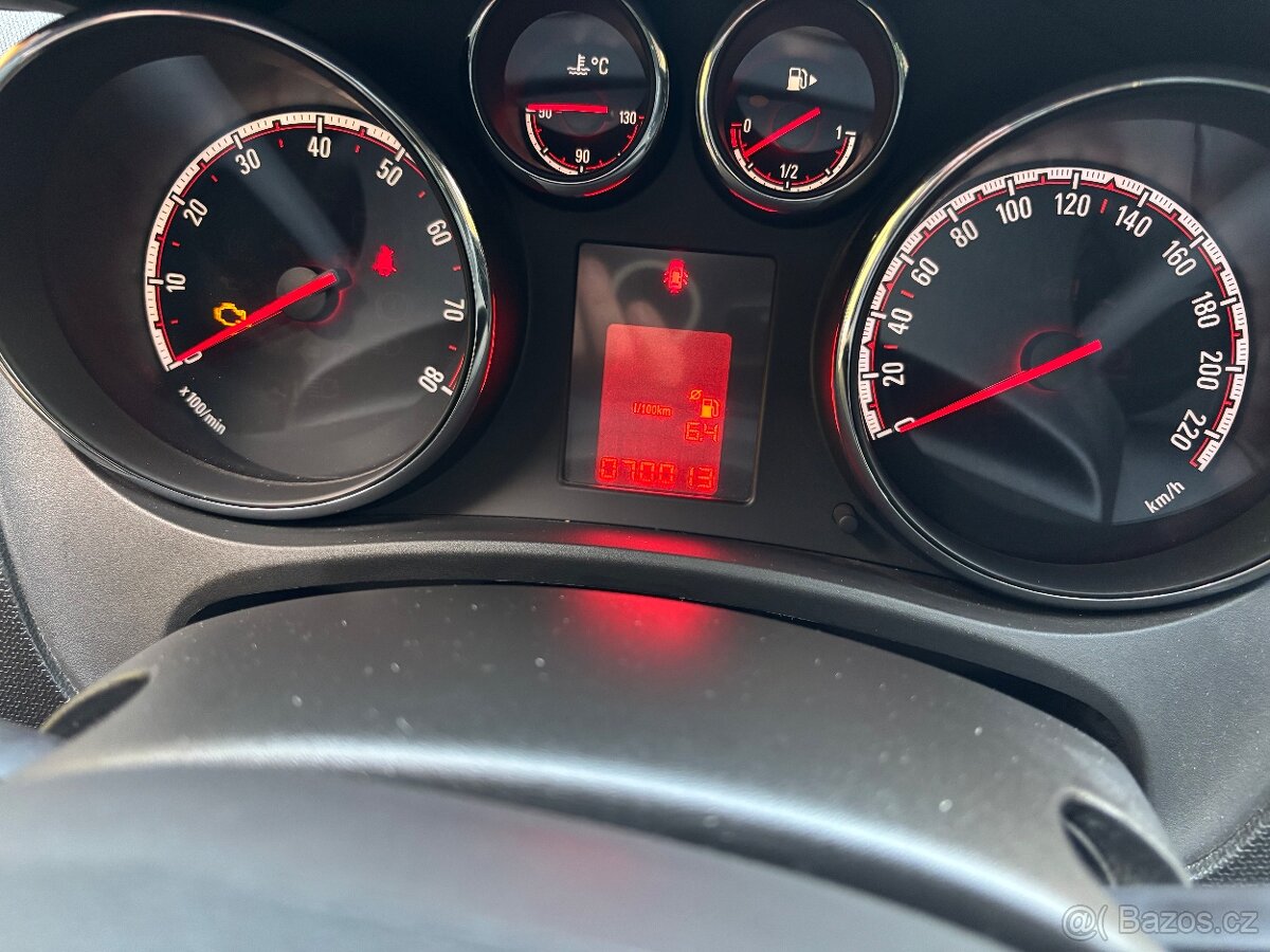 Opel Meriva 1.4 Turbo 88 kW • 2016 • Vynikajici stav - 13