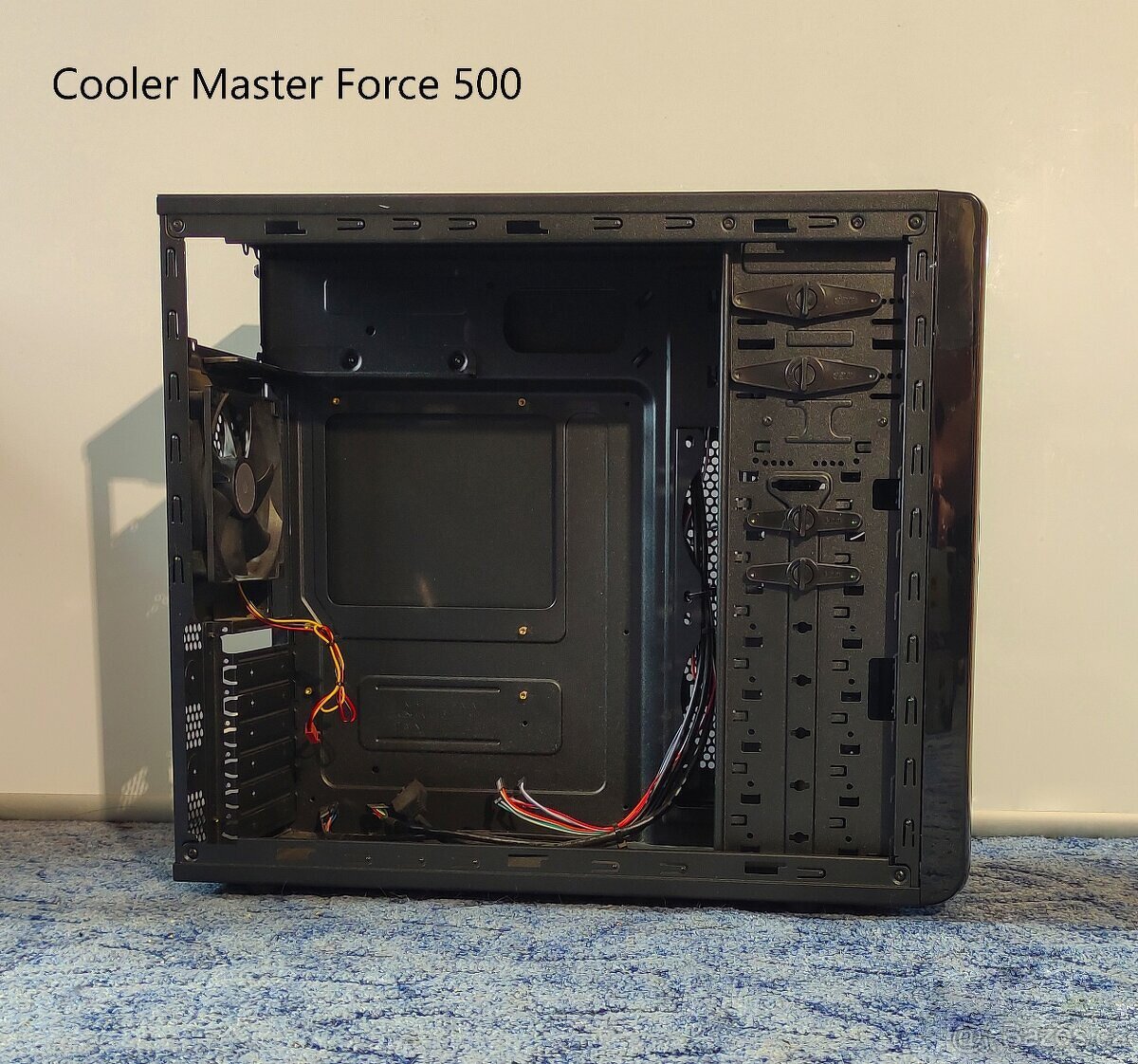 Počítačové skříně - HAL3000 | Chieftec Libra | Cooler Master - 13