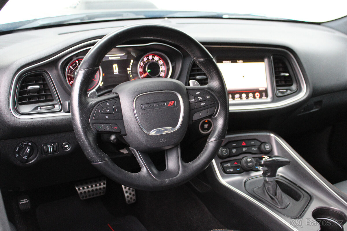 Dodge Challenger 5.7L HEMI V8 / SHAKER / 277 kW / Keyless - 13