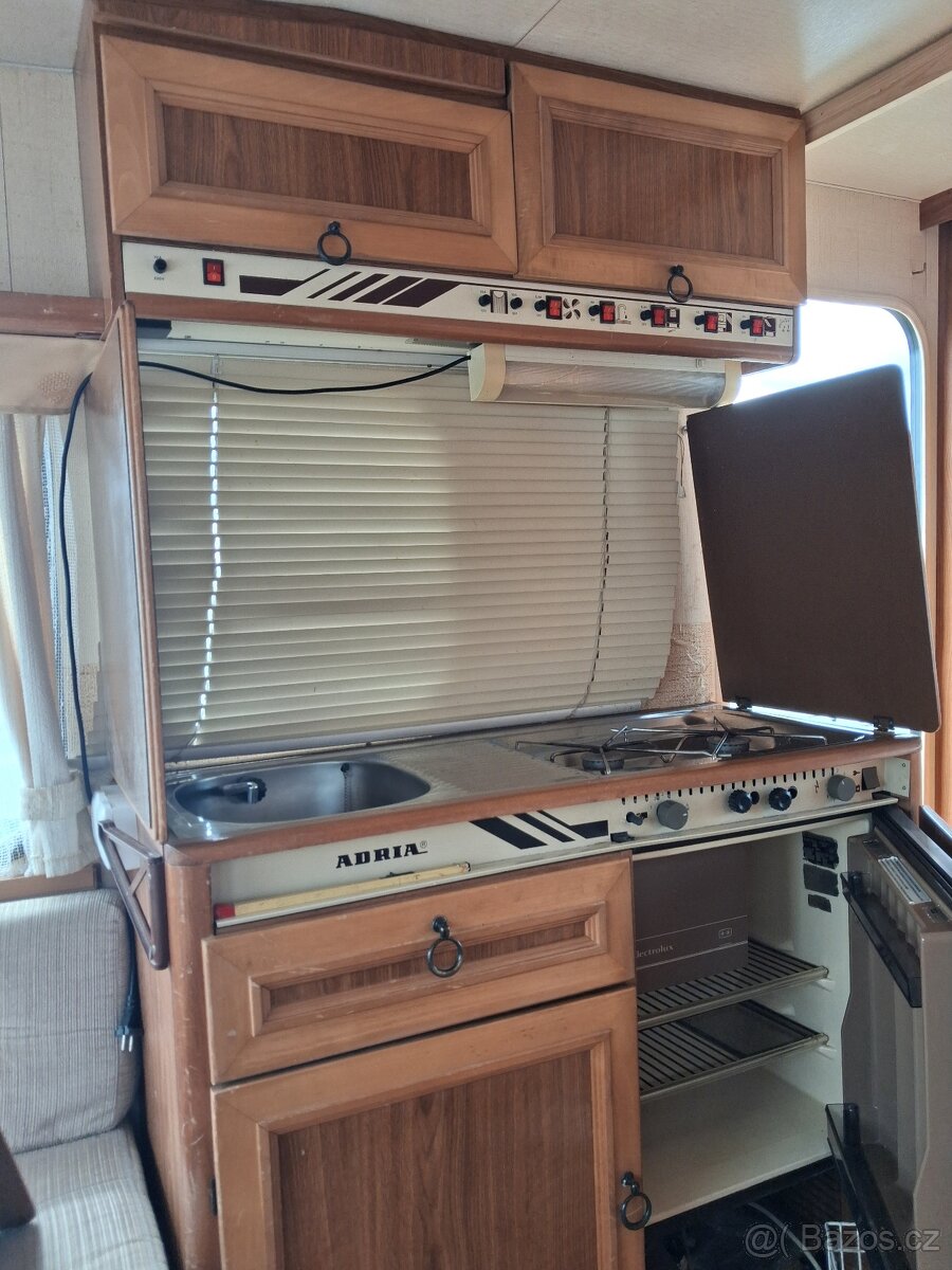 Prodám karavan Adria - 13
