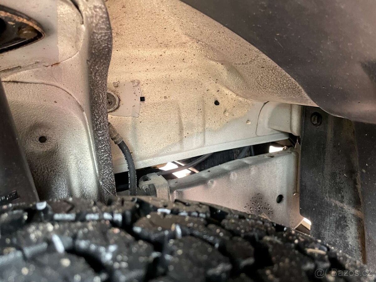 SUZUKI GRAND VITARA 1,6i - 13