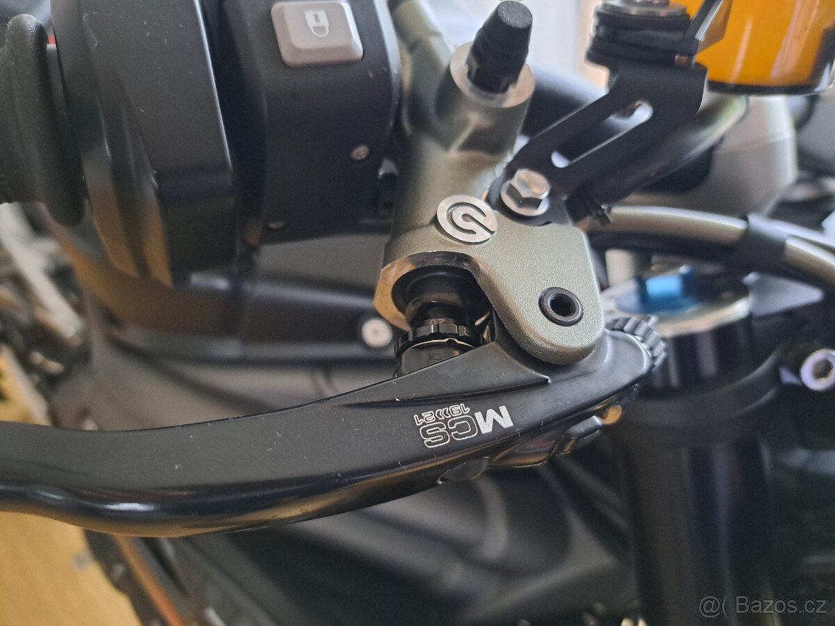 Triumph Speed Triple 1050 RS - 13