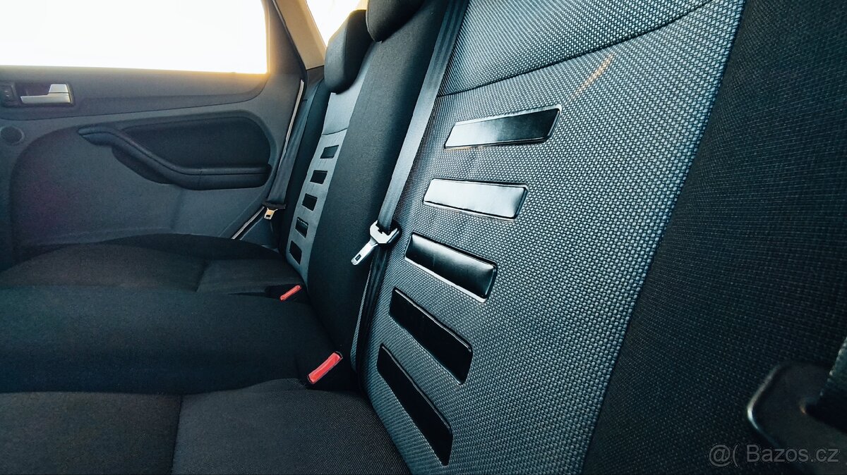 Ford Focus Kombi 1.6 LPG 2010 - 13
