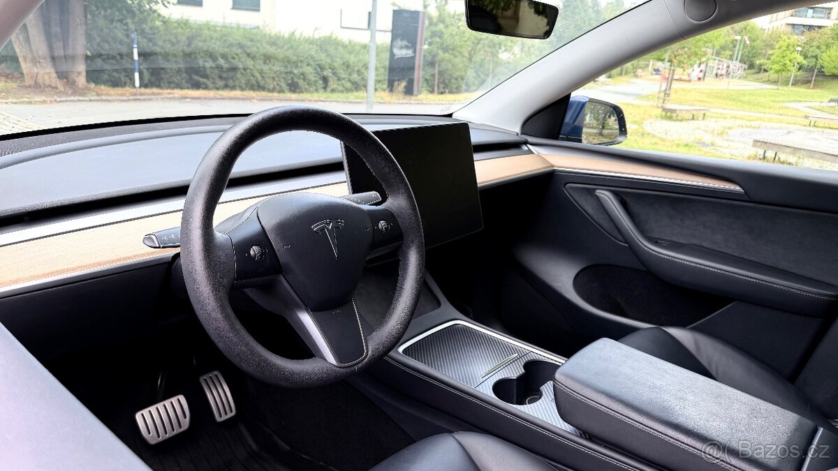 Tesla Model Y PERFORMANCE 2023 - 13