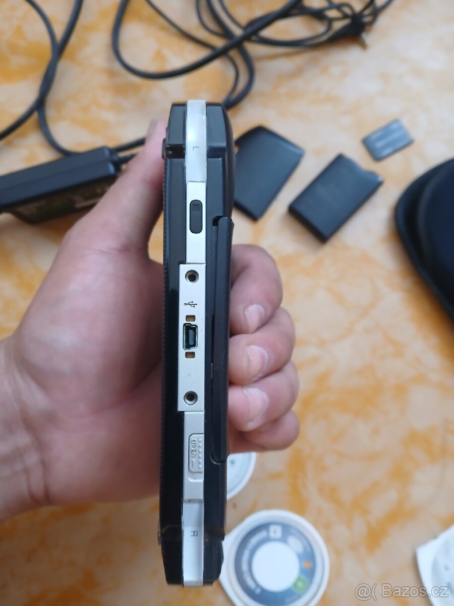 sony psp+hry+nabijecka+pouzdro - 13