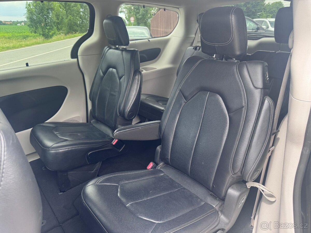 Chrysler Pacifica 3,6 L RU Čočka Adapttemp 2022 - 13