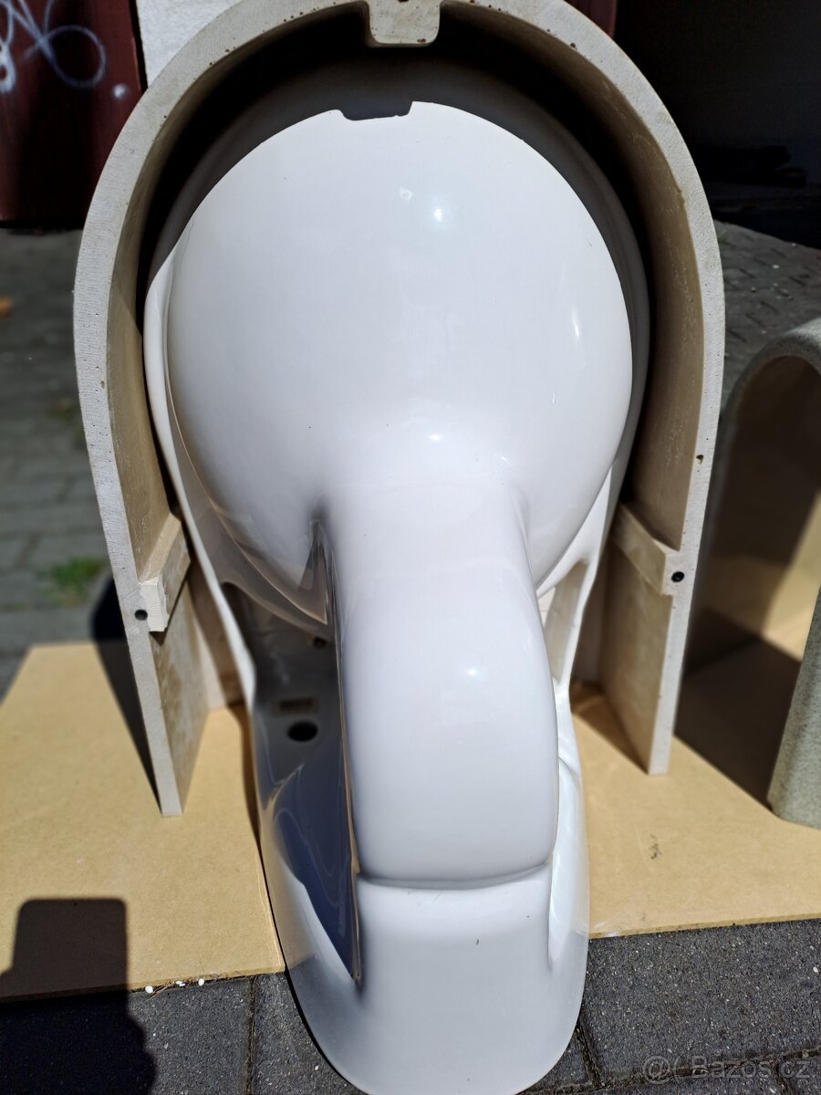 Záchodová mísa závěsná - 13