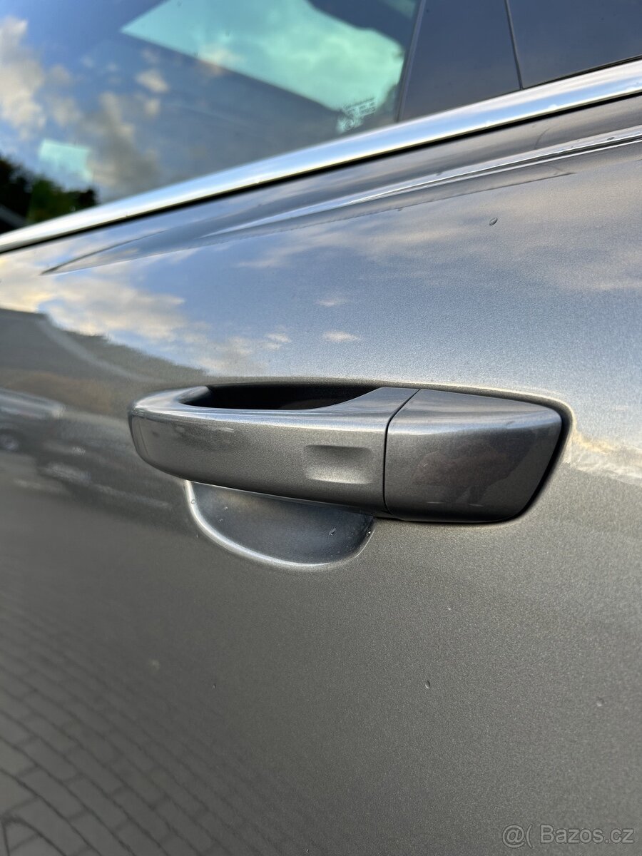 VW Touareg 3.0TDI 245k, serviska, 155tkm - 13