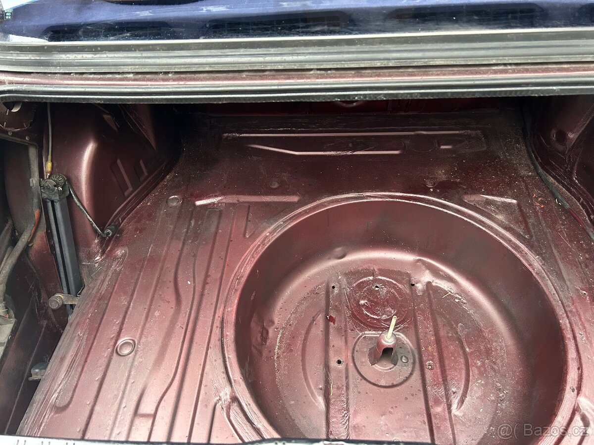 Prodám BMW 320i e30 coupe - 13