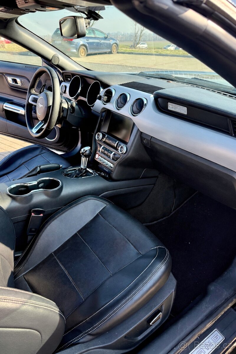 FORD MUSTANG CABRIO - 13