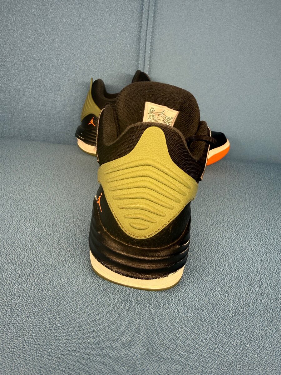 Nike Jordan Max Aura - 13