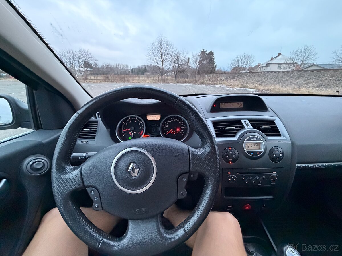 Prodám Renault Megane 1.6 benzín - 13
