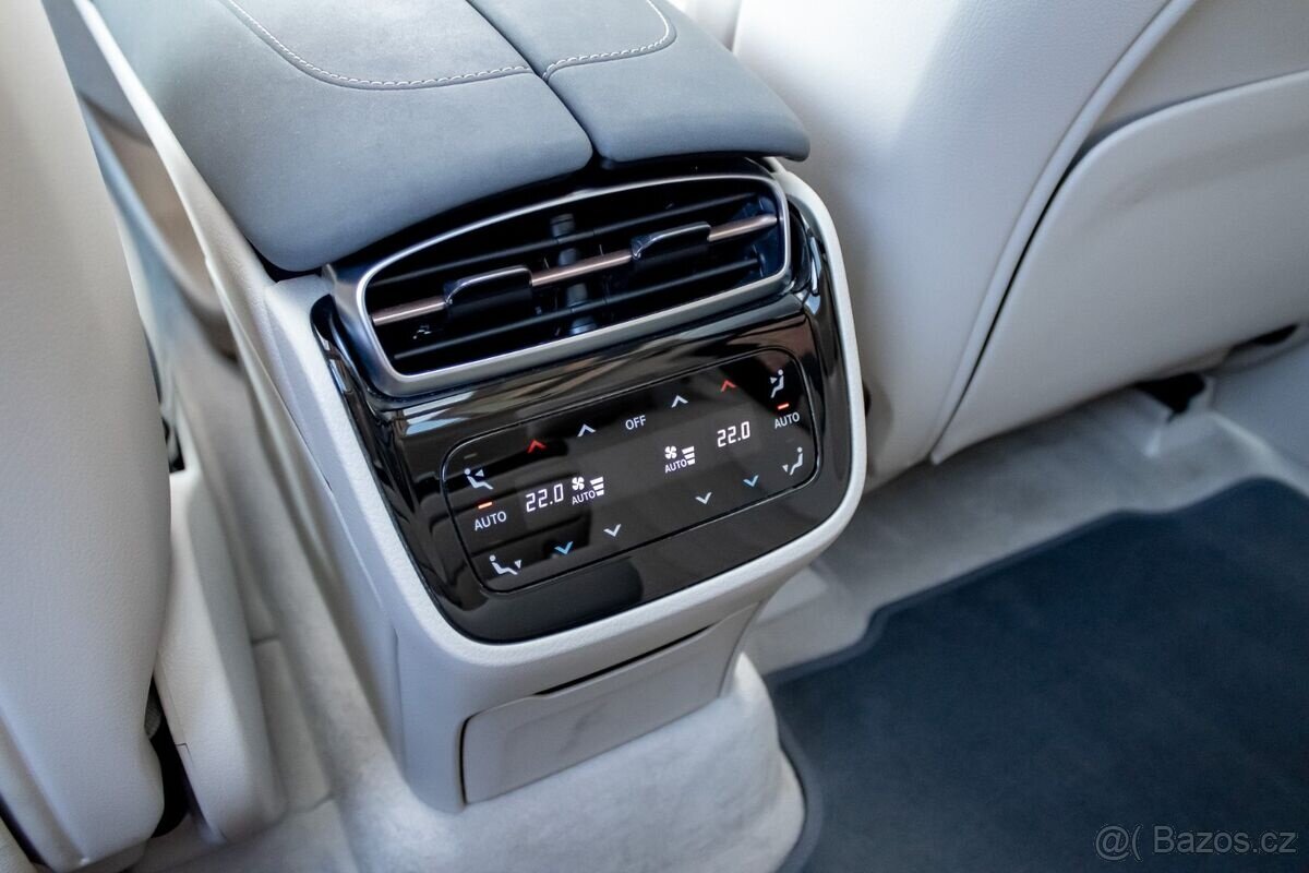 Mercedes-Benz EQS SUV - 13