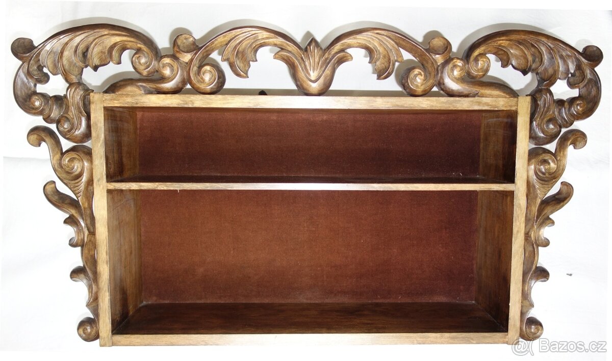Vyřezávaná skříňka, vyřezávané poličky, podstavce na květiny - 13