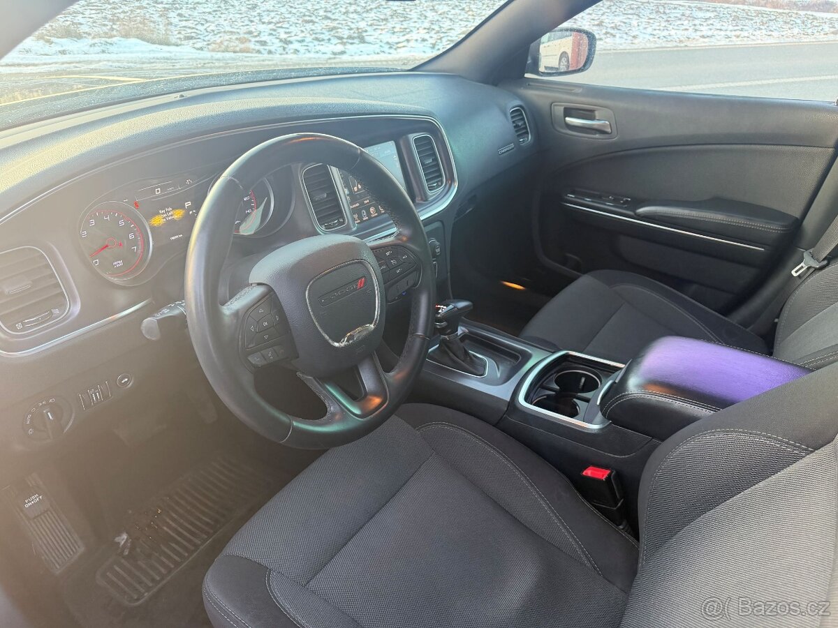 Dodge Charger 3,6 RWD Facelift 2015 TOP STAV - 13
