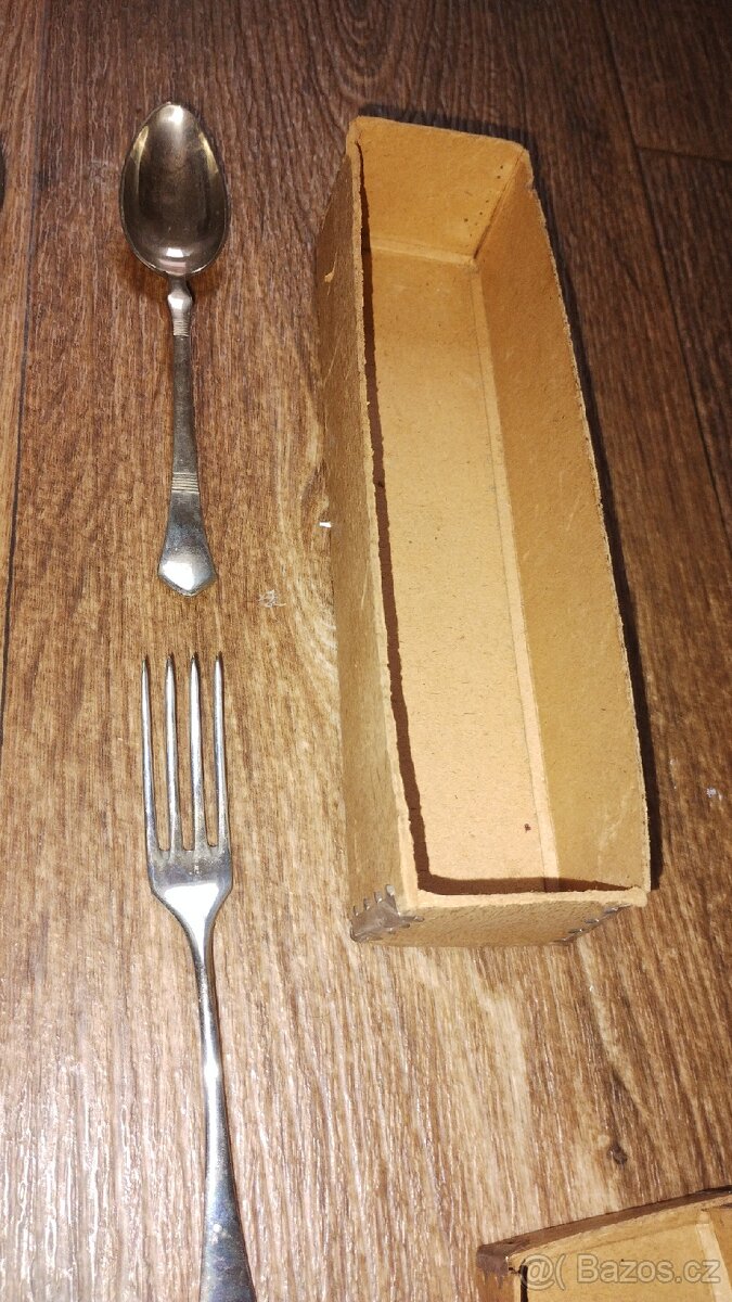 Příbory sada s krabičkou - 13