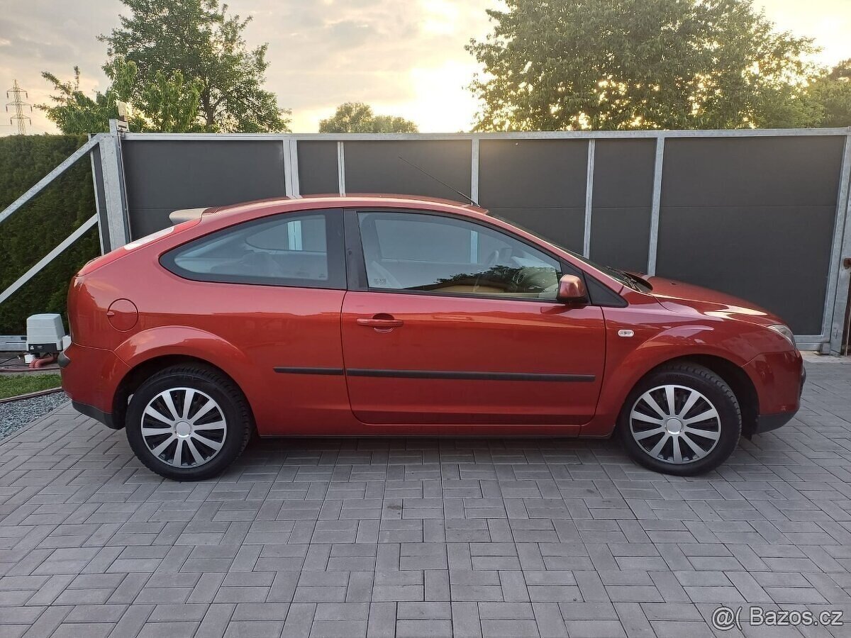 Benzínový Ford Focus 1.6 16V 74kw - 13