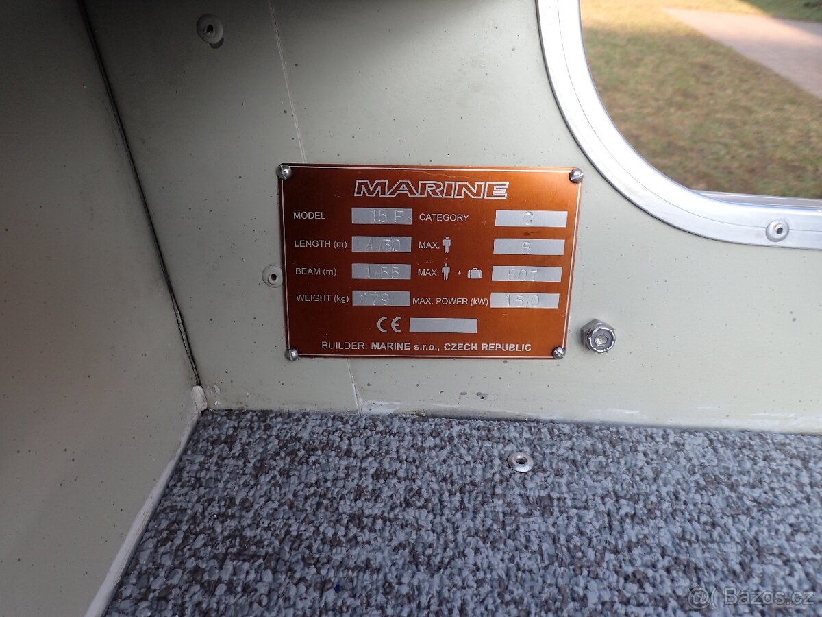 Hliníkový člun s motorem - 13