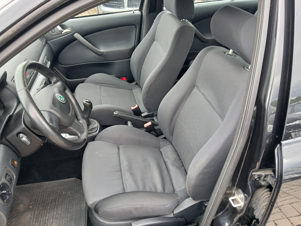 Škoda Octavia Tour 1,6 LPG 1.majitel Nová TK - 13