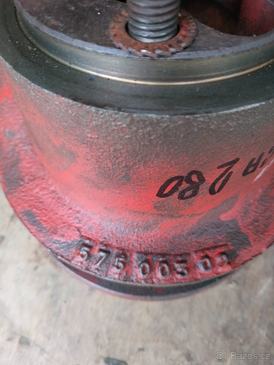 KUHN 280 SHRNOVAČ -- ruzné díly - 13