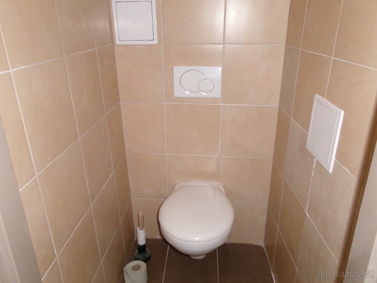 Obchodní prostory, Uherské Hradiště - 13