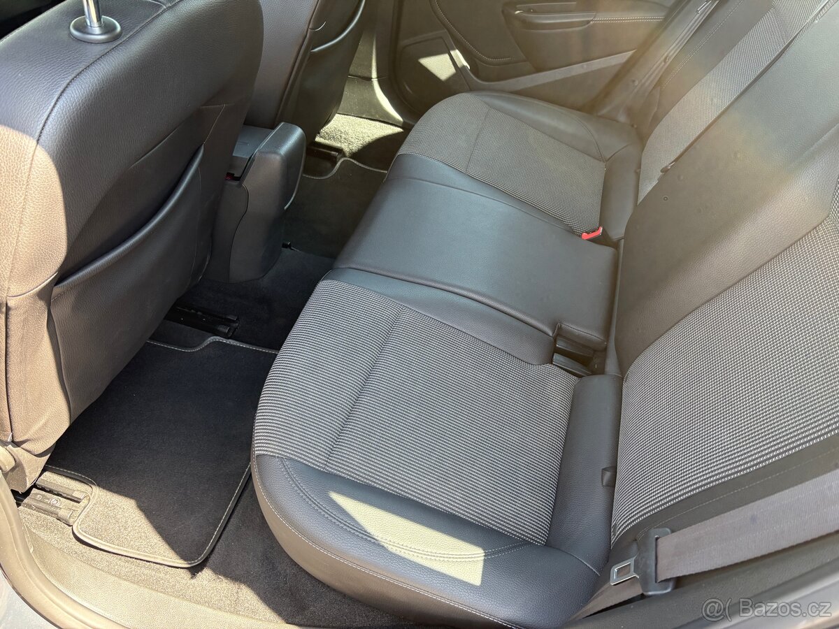 Opel Astra J ST 1.7cdti 96Kw 2014 Led - 13