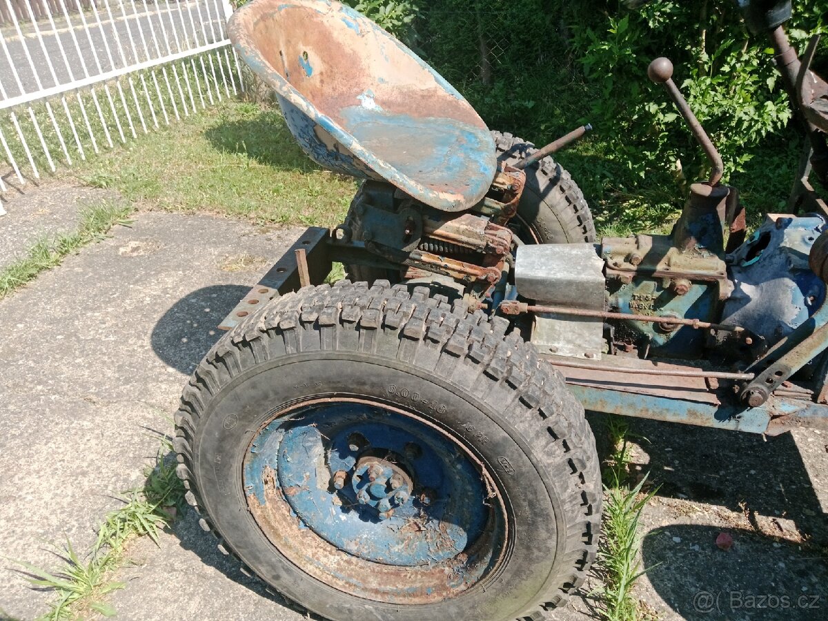 Malotraktor, poslední šance do 8.8., jinak kovošrot - 13