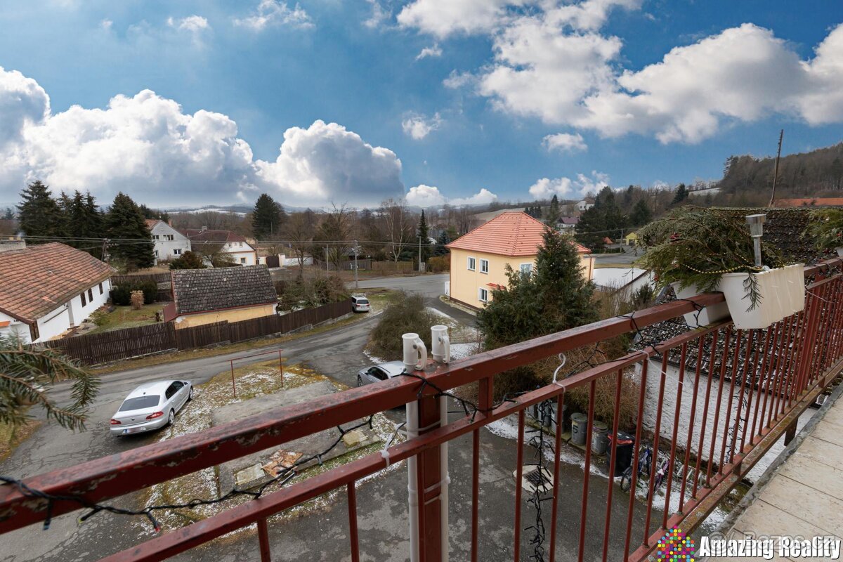 Prodej zděného bytu s garáží a balkonem, v obci Mileč - 13