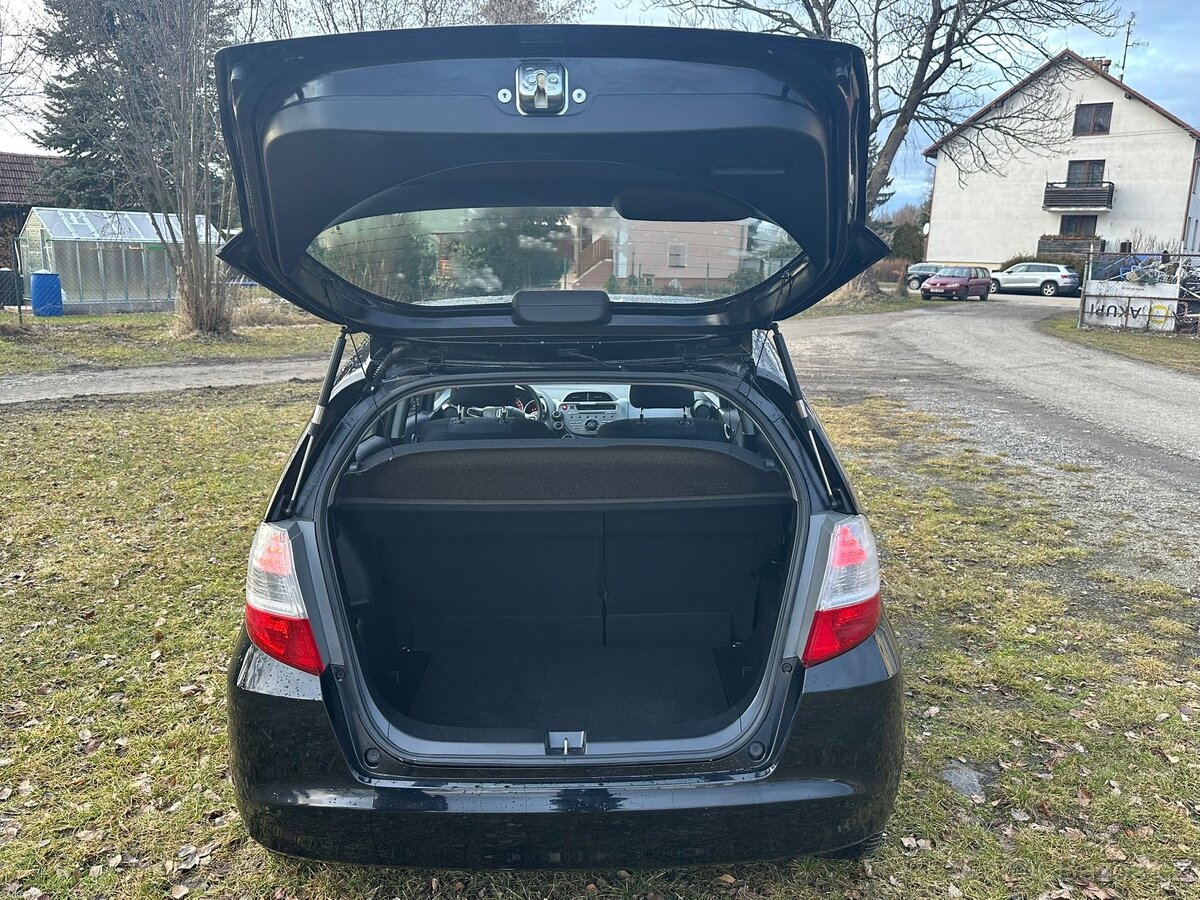 Honda jazz 102000 KM. 2010 Rok - 13