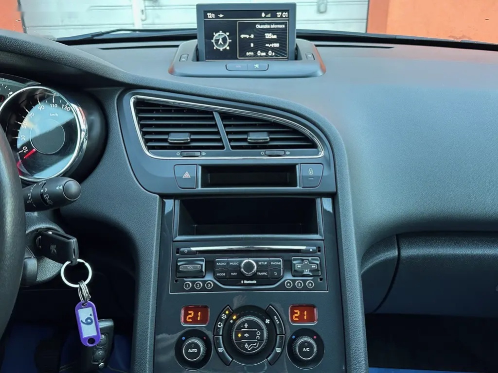 Peugeot 5008, 2.0 HDI 110KW 7 MÍST,NAVI - 13