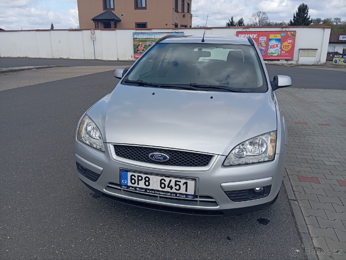Ford Focus 1.6 benzín - 13