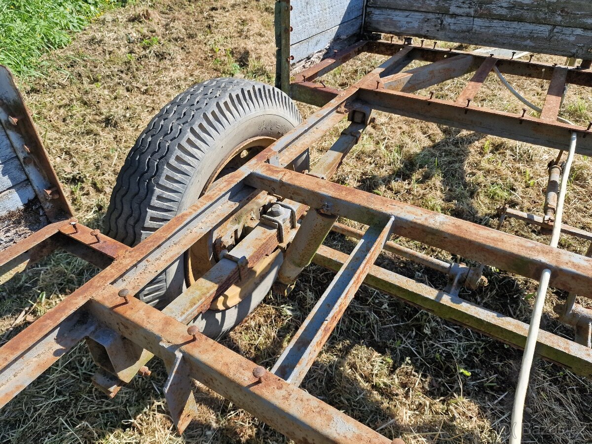 Vlečka za traktor brzděná - 13