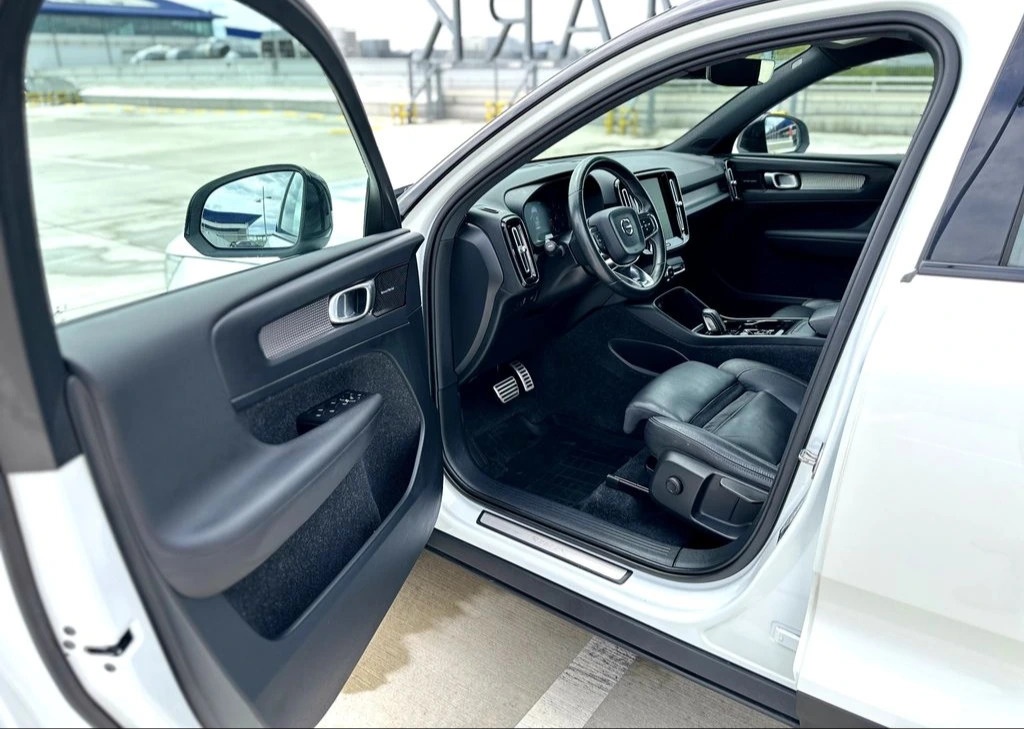 Volvo XC40, D4 140 KW Drive-E R-Design AWD - 13