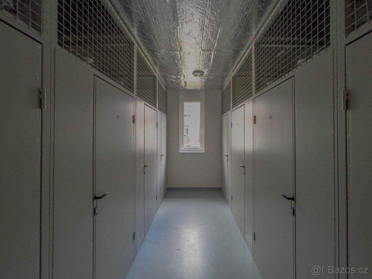Pronájem 1+kk s balkónem a garáží - 13