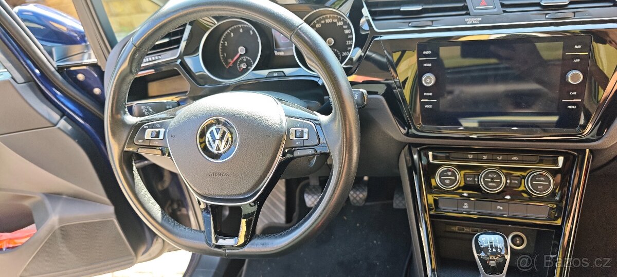 VW Touran 1.5TSI Highline LED 110kW 2019 panorama tažné +DPH - 13