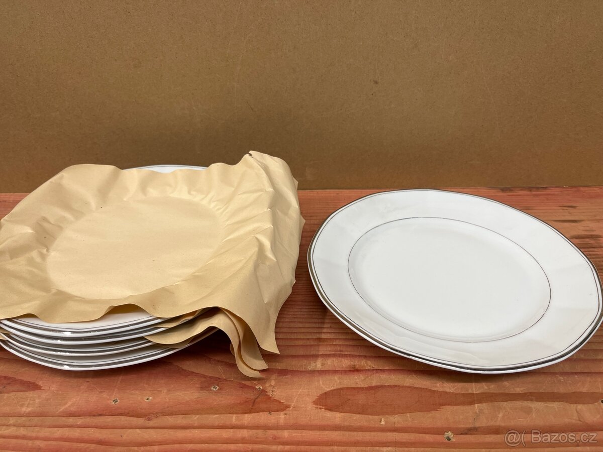 Prvorepublikový jídelní servis RFH Chodov - 13