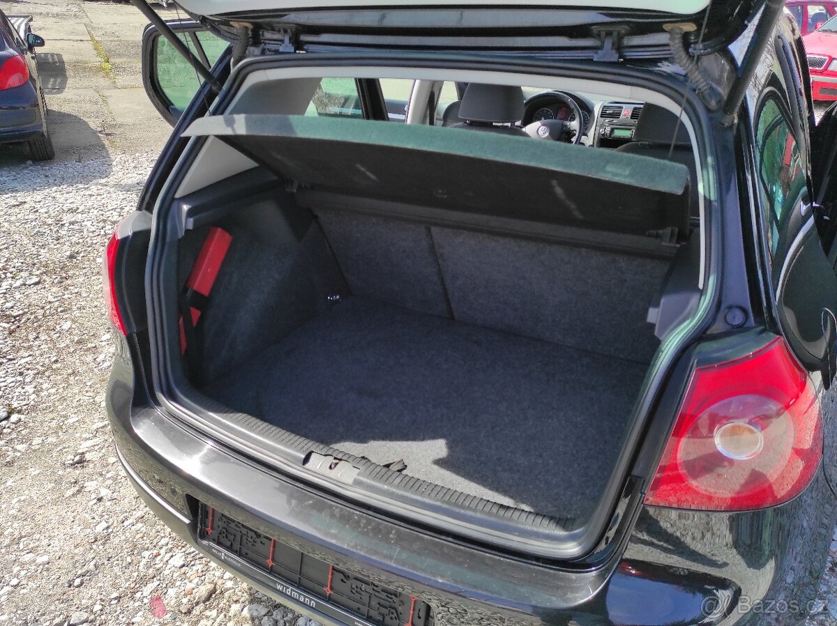 Volkswagen Golf V, UNITED, VELICE PĚKNÝ - 13