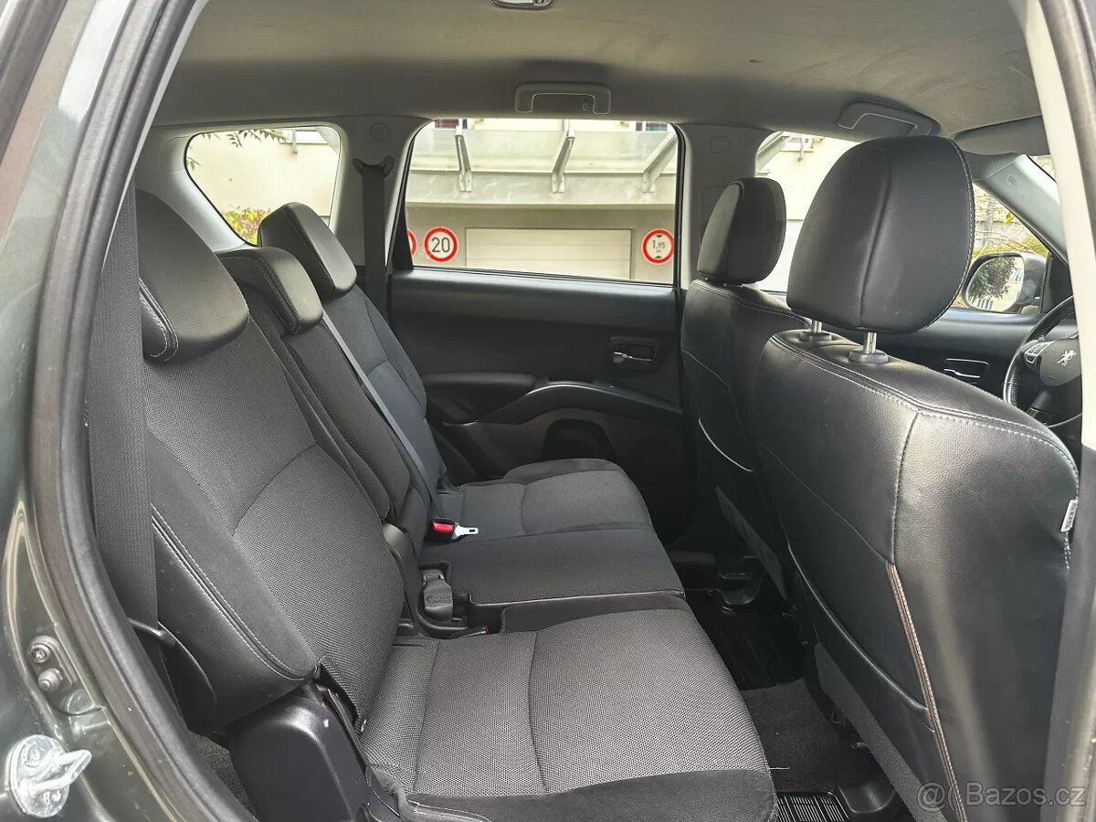 Peugeot 4007 2.2 HDi 4x4 SUV 7 míst Kůže Navi Tažné 2 tuny - 13