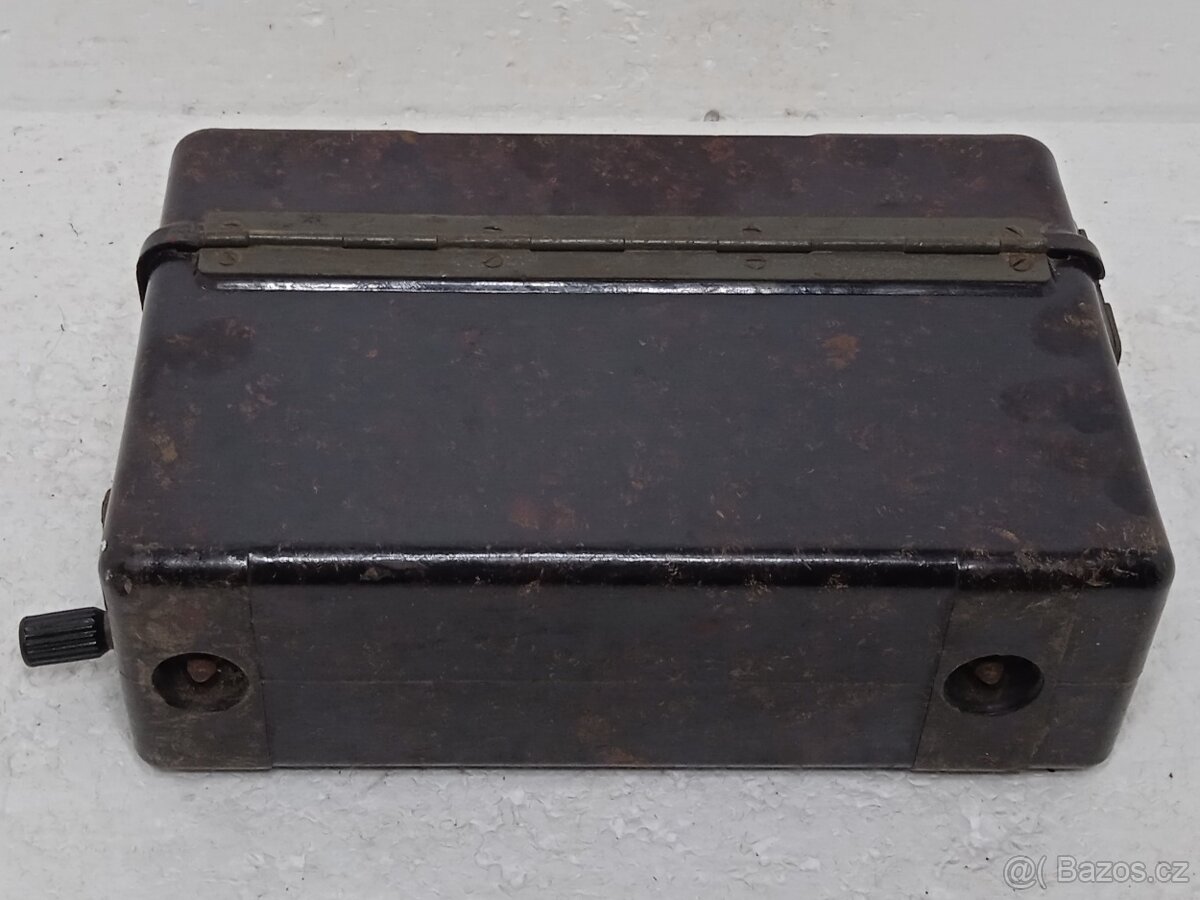 Tesla TP25 - Vojenský bakelitový telefon s induktorem - ČSSR - 13